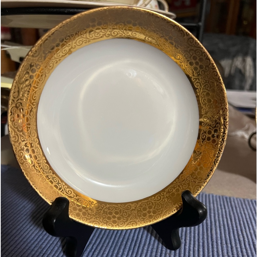 Vntg. Royal LB Bavaria single serving bowl. Signed warranted 18k gold. 5.4”x1.2”